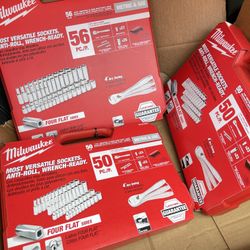 Milwaukee 1/4 in. and 3/8 in. and 1/2 in. Drive SAE/Metric Ratchet and Socket Mechanics Tool Set 