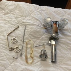 Five Used Delta Bathroom Faucets And All Parts And Pieces 