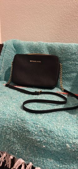 Black crossbody purse