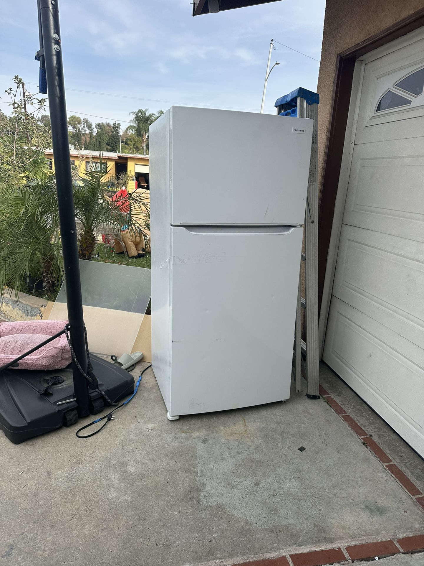 Fridgeaire fridge