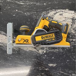 DeWALT Brushless Planer DCP580