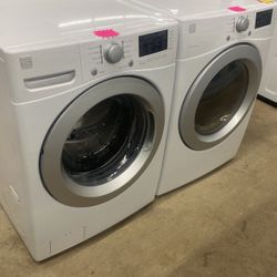 Kenmore  White Washer And Gas Dryer Set. 