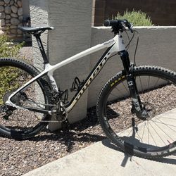 Niner Air Carbon Hardtail Mountain Bike
