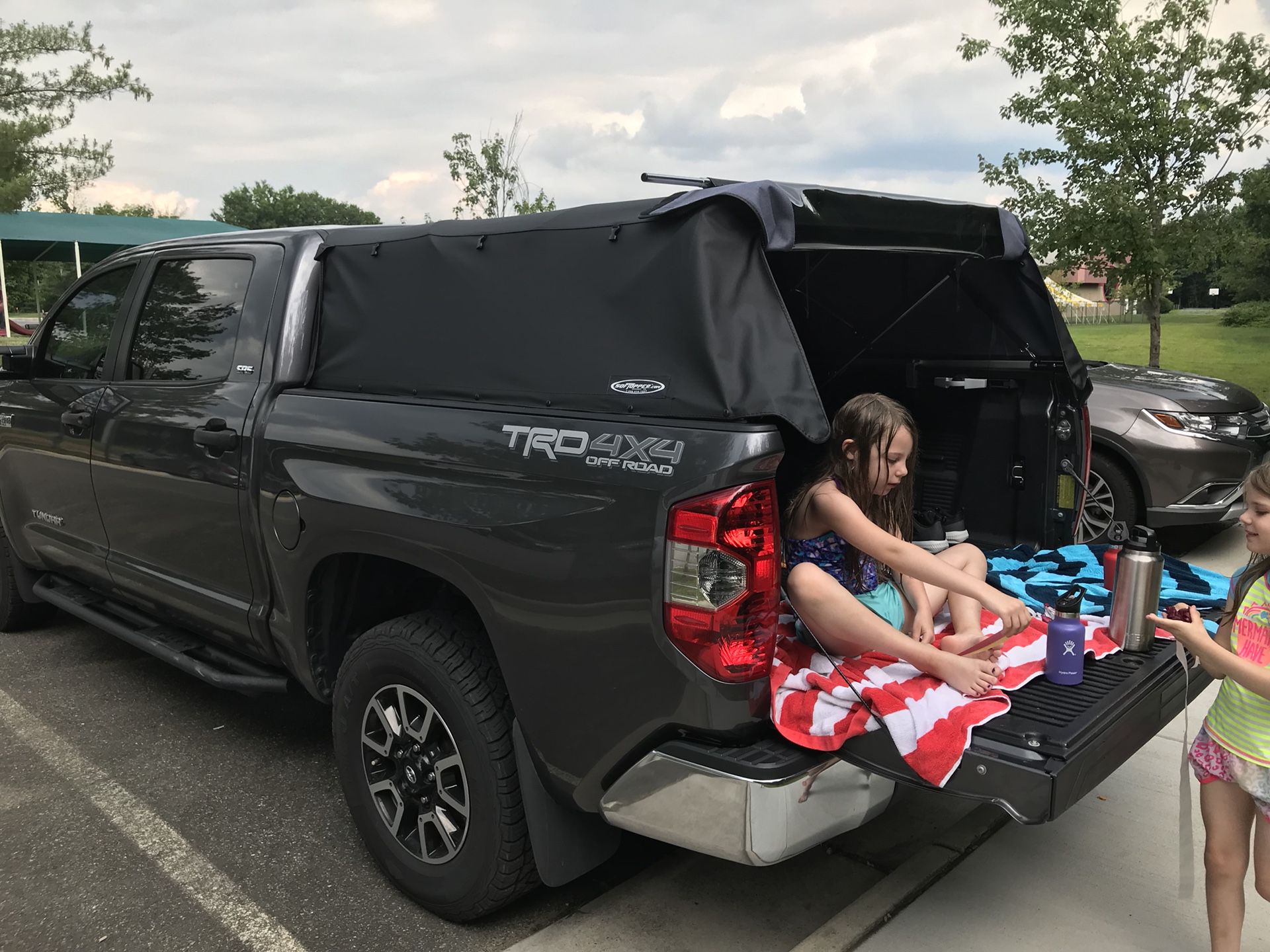Canvas camper shell for Toyota Tundra