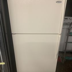 Whirlpool Refrigerator 32”