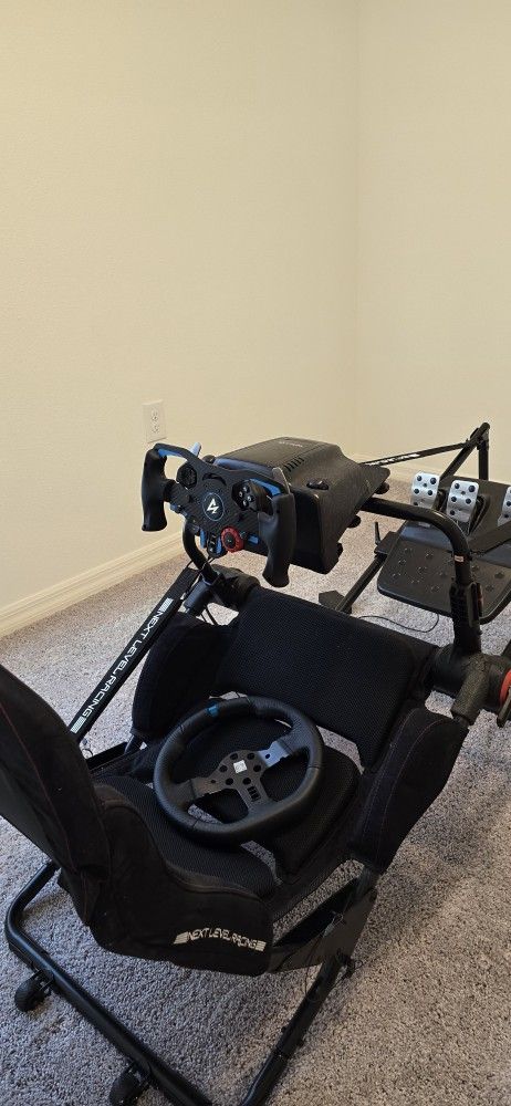Racing Sim Seat With Wheel And Pedals