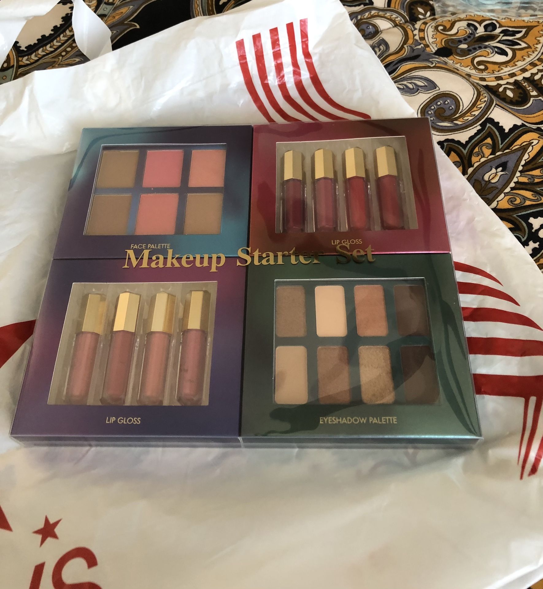 Macys Make Up Gift Set $10