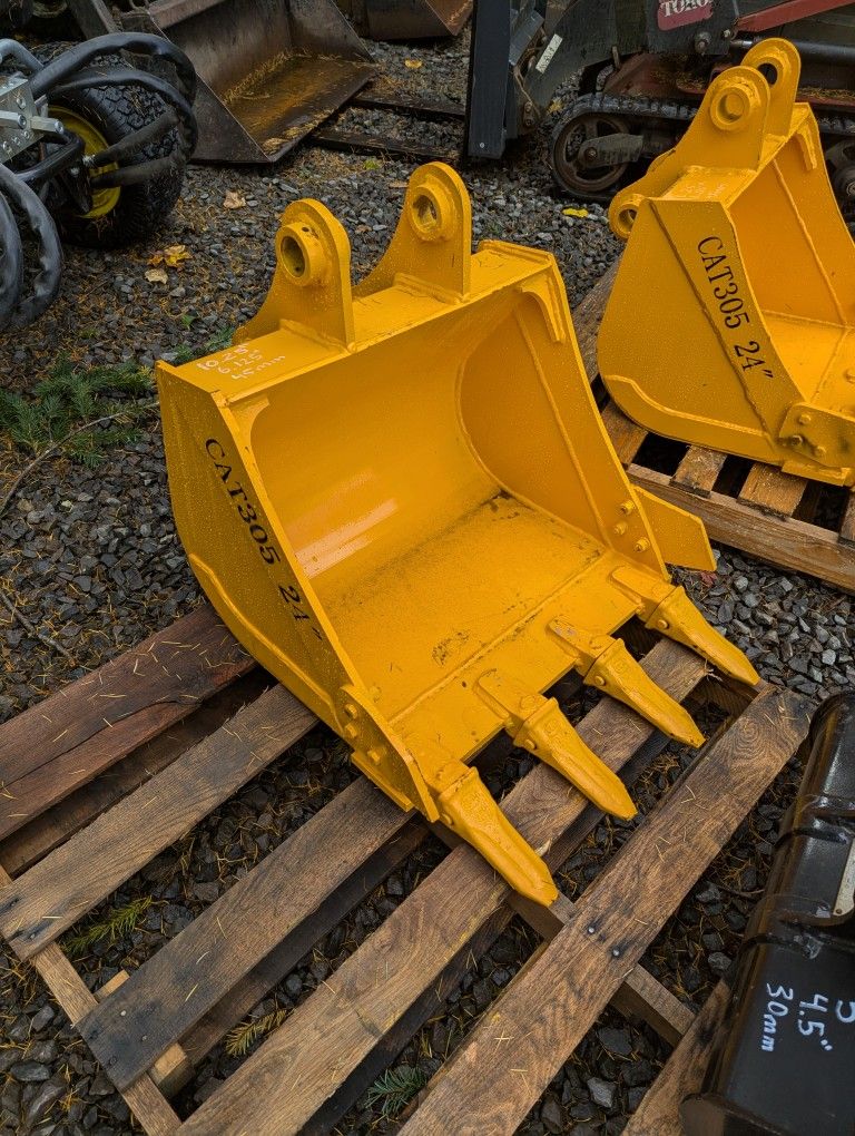 24" Bucket for CAT 305 Mini Excavator
