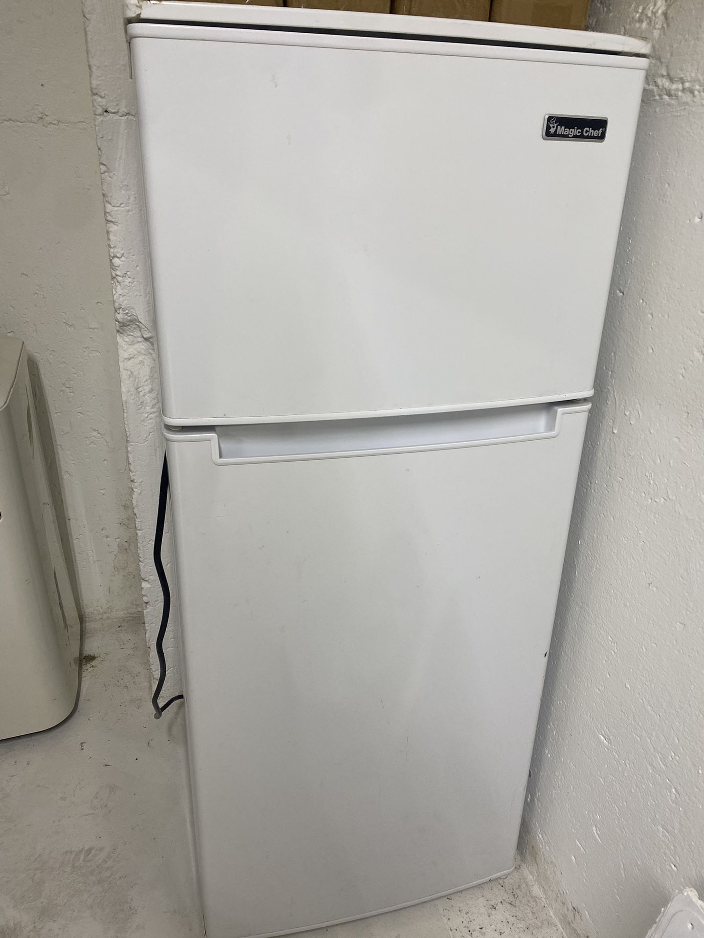 White Magic, Chef Refrigerator With Freezer Combo