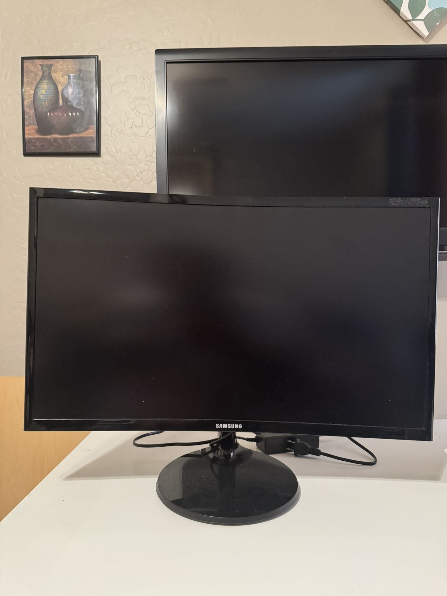 Samsung 27in Curved monitor