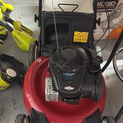 TORO GAS SELF PROPELLED LANW MOWER 
