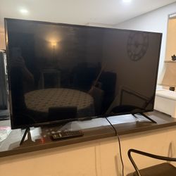  Polaroid 43" 4K Ultra HD (UHD) LED TV With Chromecast Built-In