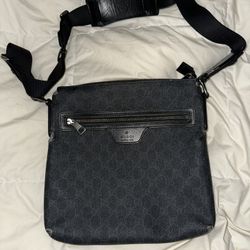 Gucci messenger bag