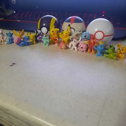 Pokemon Figure Lot With Poke Balls Pikachu And More