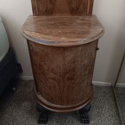 2 Vintage nightstands or end tables