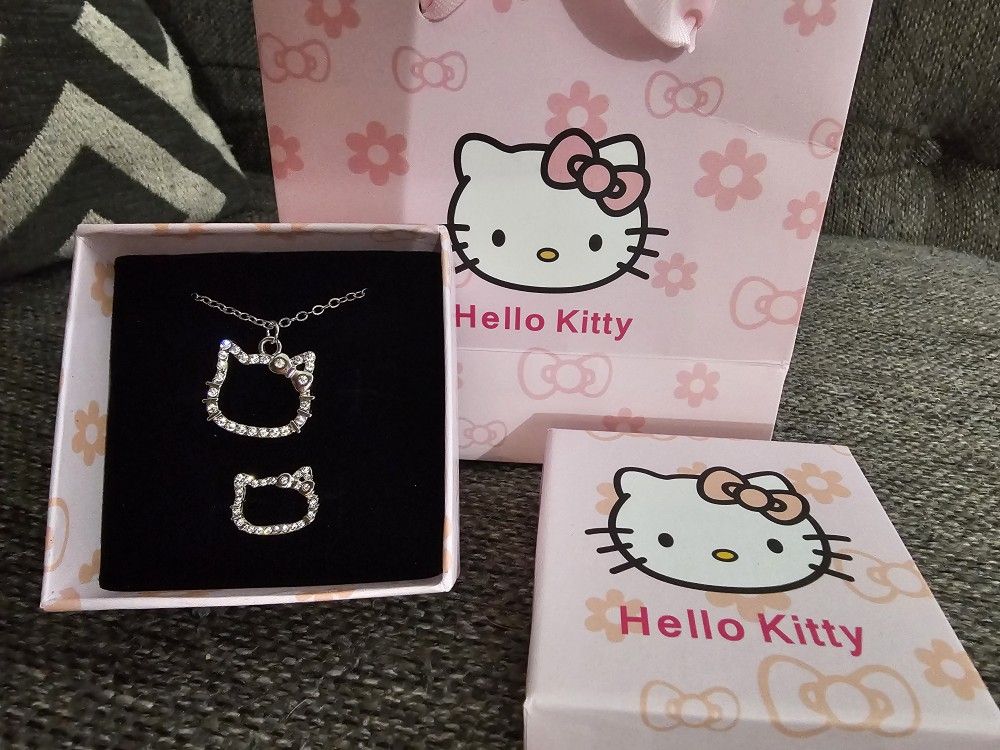 Hello Kitty Necklace Set