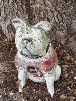 Georgia Bulldog Concrete Yard Decor