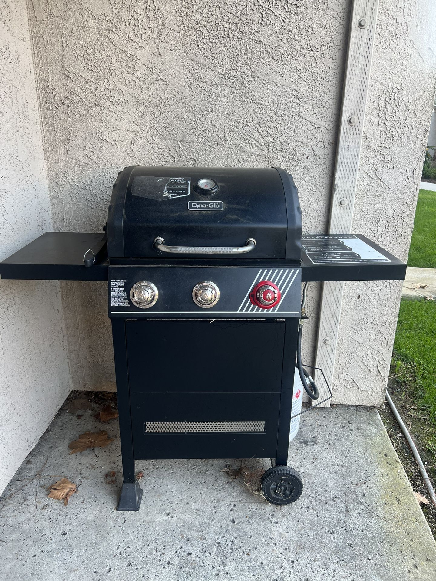 Barbecue - Grill - Gas Tank & Cover Included