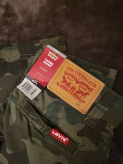 Levi short's cargo size 5 regular