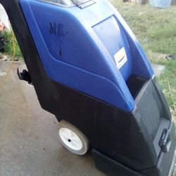 Pacific Triumph carpet extractor