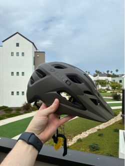 Giro mips Fixture Helmet