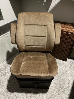 VW Vanagon Rear Swivel seat