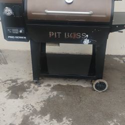 Pit Boss Pro Series/ smoker/ wood pellet grille