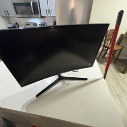 SAMSUNG 27” Curved Screen Monitor