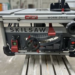 SKILSAW Worm Drive Table Saw With Stand Clean Works Perfect