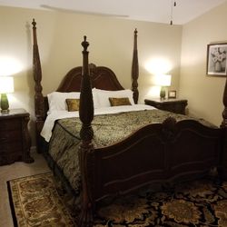 California King Bedframe And Boxspring