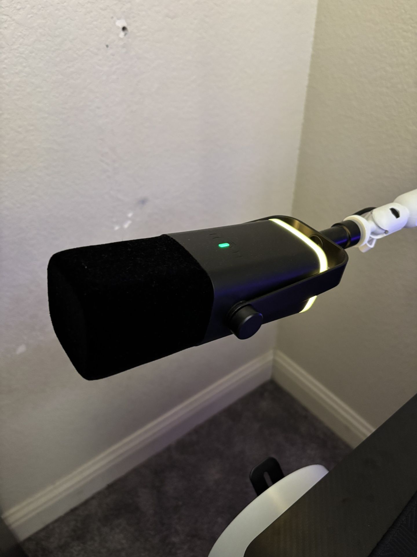 FIFINE MIC AND MIC MOUNT