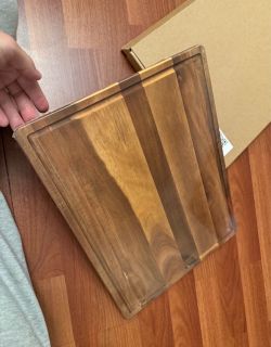 BRAND NEW Acacia Wood Charcuterie Board/Cutting Board 16x12x0.6
