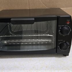 Black Mainstay Toaster Oven