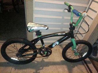 18" Dynacraft Boys BMX Bike