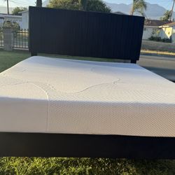 Beutiful Black Tufted Bed With Memoryfoam Mattress Queen Bed 