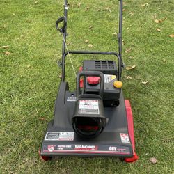 YARDS MACHINE SNOWBLOWER