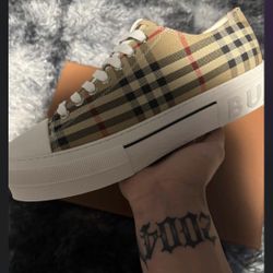 Burberry Shoes 