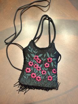 Elegant Floral Embroidered Evening Purse with Beaded Tassel