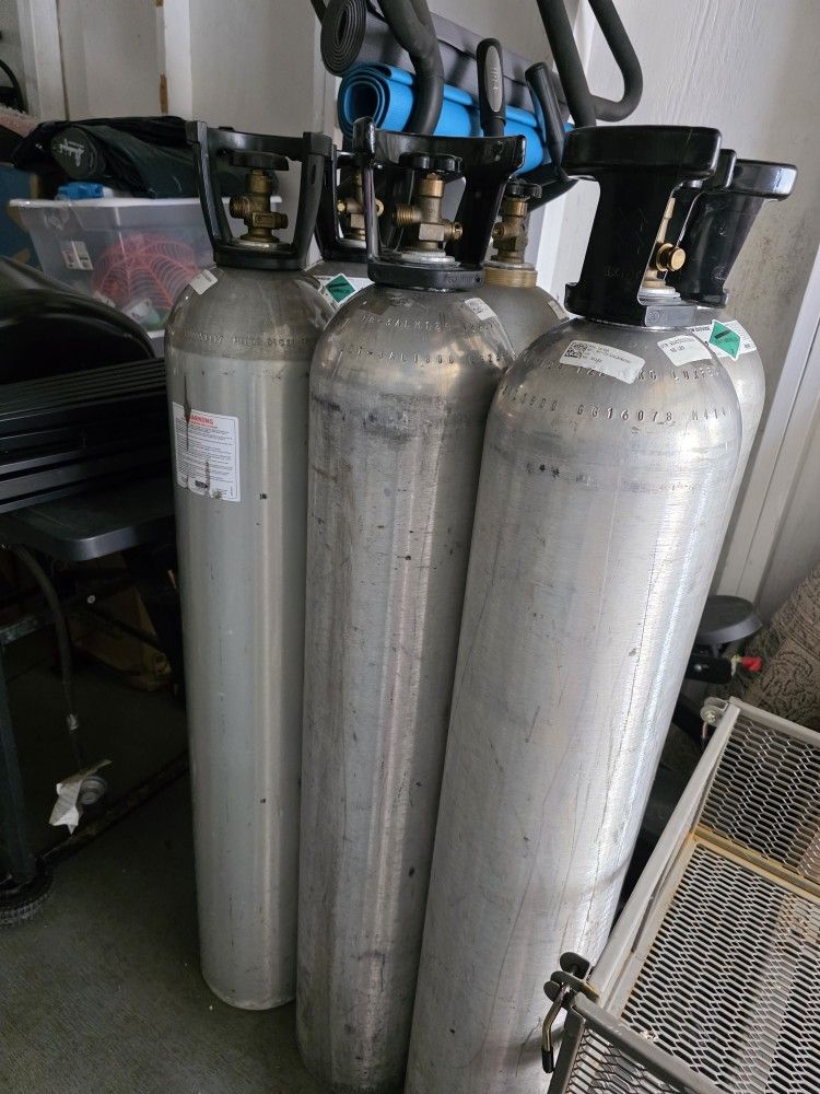 50LB Co2 Tanks