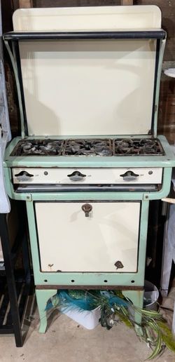 Vintage 3-Burner Gas Stove – Mint Green & Ivory – Restoration Project