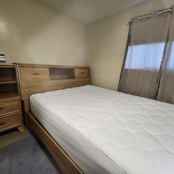 Queen Bedroom Set $325