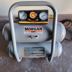 AIR COMPRESSOR BRAND NEW. READ👎👎