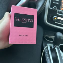 Valentino Perfume New✅