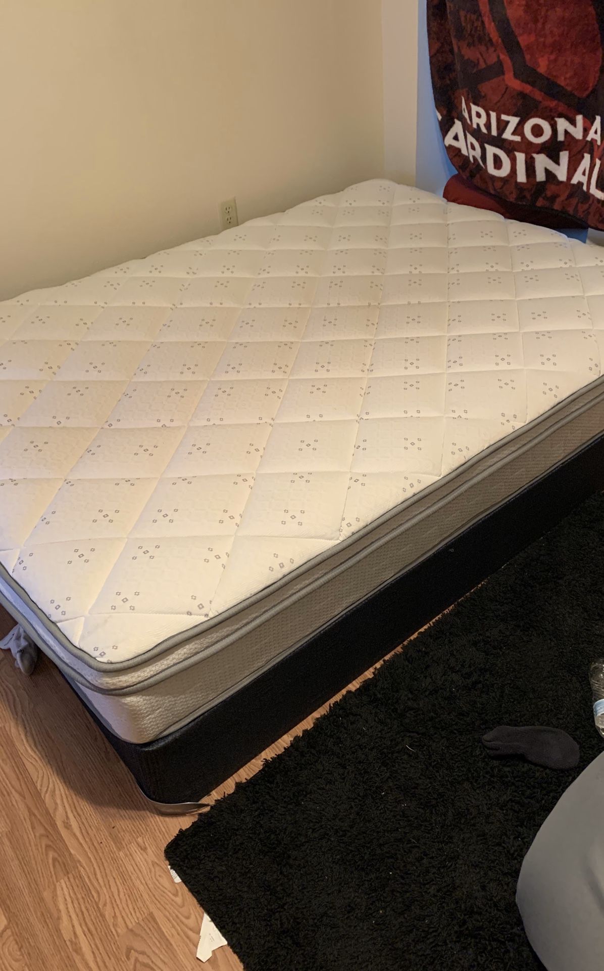 New Queen bed for sale must be gone by tonight