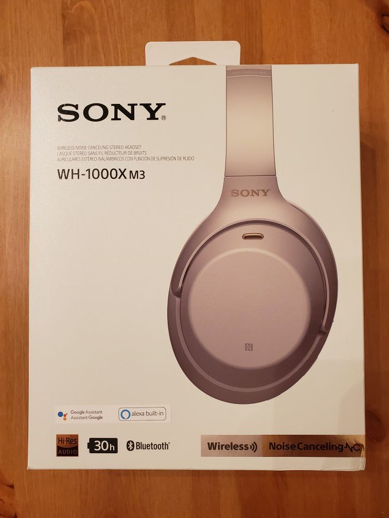 New Sony WH-1000XM3 Wireless Noise Canceling Headphones - Silver