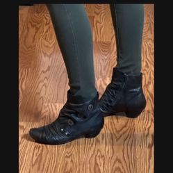 Women’s Black Boots, Real leather, Size 6