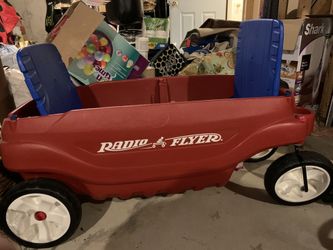 Radio flyer wagon with Shade Cover