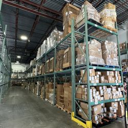 Used Pallet Racks Industrial Warehouse shelving forklifts Liquidation 