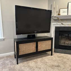 Samsung 46” LCD HDTV w/stand