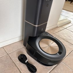 Roomba S9 + Self Emptying Vacuum Cleaner iRobot.